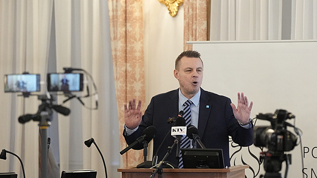 Rajchl na semináři obvinil ministry. Kotlár označil vakcíny za biologické zbraně