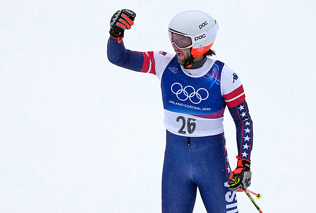 Vzteklý lyžař v cíli lámal hůlku. Ta nápor ustála. Fanoušci gratulují výrobci