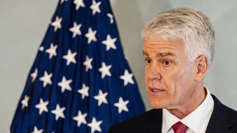 Velvyslanec USA: Macinka těží z dobrého vztahu Babiše a Trumpa. Česko je baštou zdravého rozumu