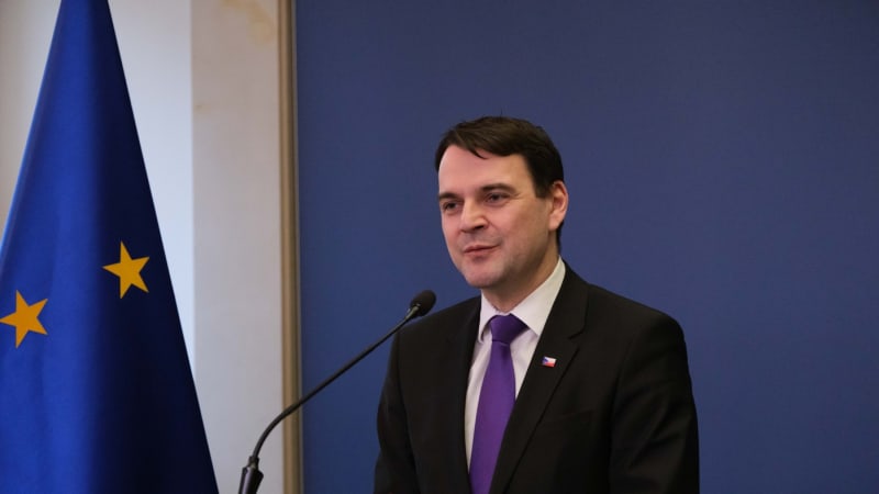 Macinka popsal svízelnou cestu Šťastného z Dubaje. Je to dobrodruh, podotkl