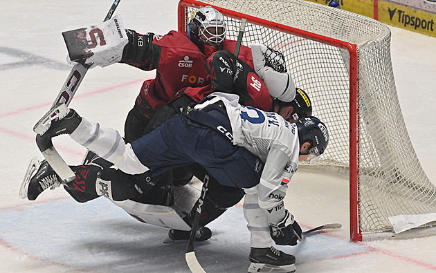 ONLINE: Sparta zvyšuje v Plzni, Kometa v prvním čtvrtfinále snižuje s Pardubicemi