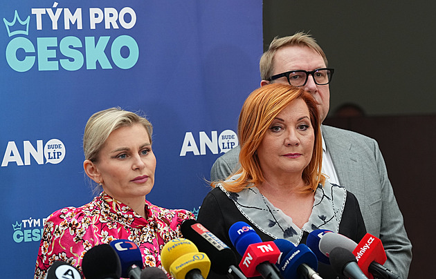 Stát by se neměl chovat jako šmejd, řekla poslancům Schillerová