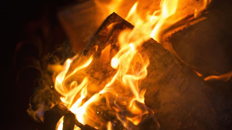 Požár v žilinském hotelu: Oheň usmrtil jednu osobu. Tragédii měla způsobit cigareta