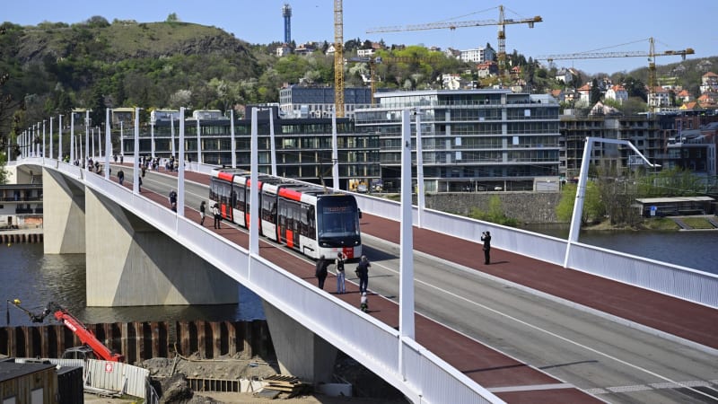 Praha má nový most přes Vltavu: Stál dvě miliardy, hlavní město čeká dopravní „kulový blesk“
