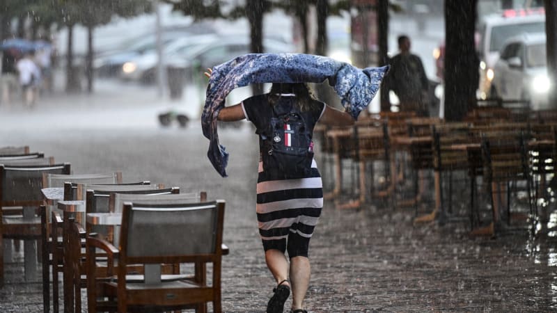 Zpřísněná VÝSTRAHA kvůli silným bouřkám: Meteorologové varují před zvýšením vodních hladin