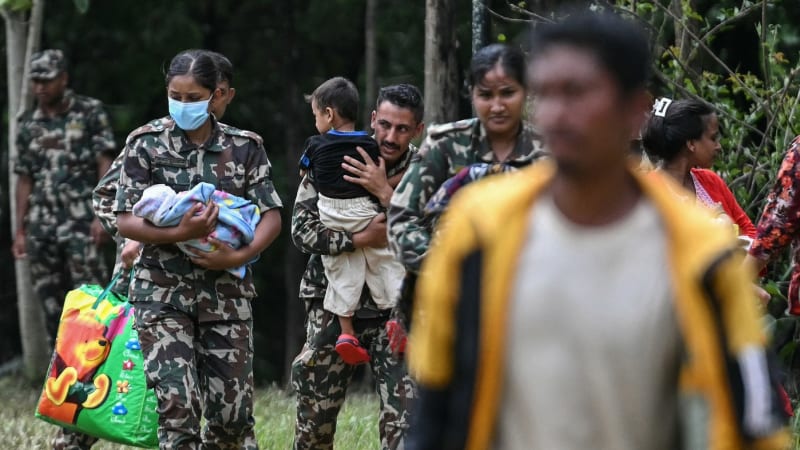 Záplava v Nepálu zasáhla na 17 tisíc dětí. Některé přišly o rodiče, jiné o střechu nad hlavou